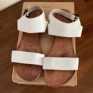 GESTE' PROPOSITION Sandals